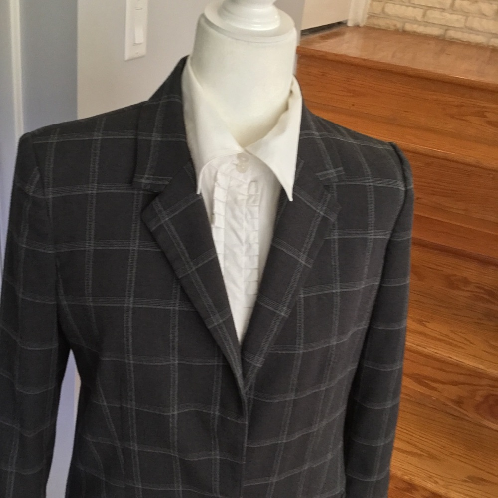 TAHARI PLAID BLAZER